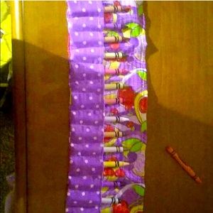 Crayon,marker , crayon or make up Brush roll